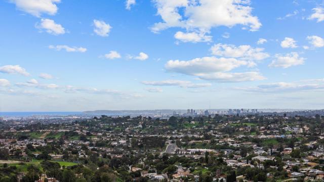 Building Photo - 1916 Skyline Dr
