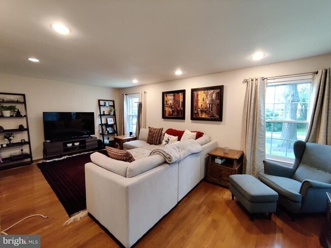 Building Photo - 9445 Park Hunt Ct