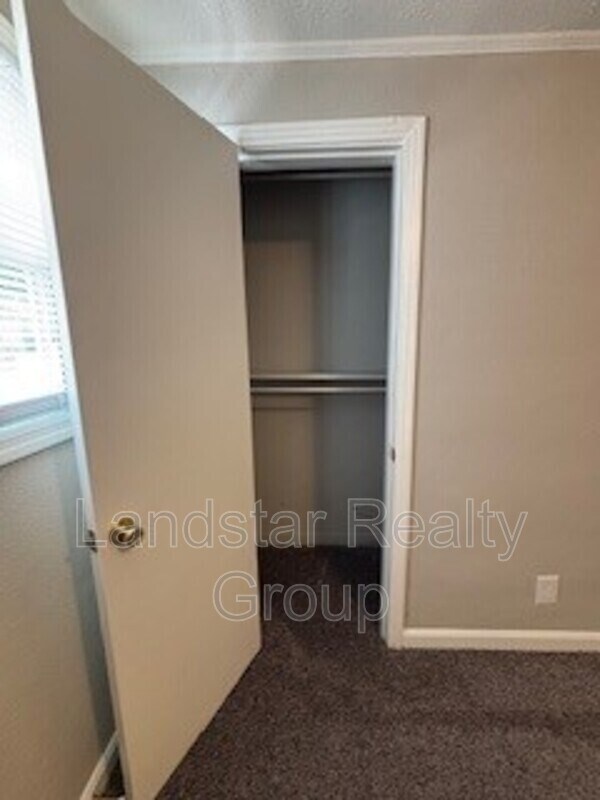 Building Photo - 4714 Seville Dr