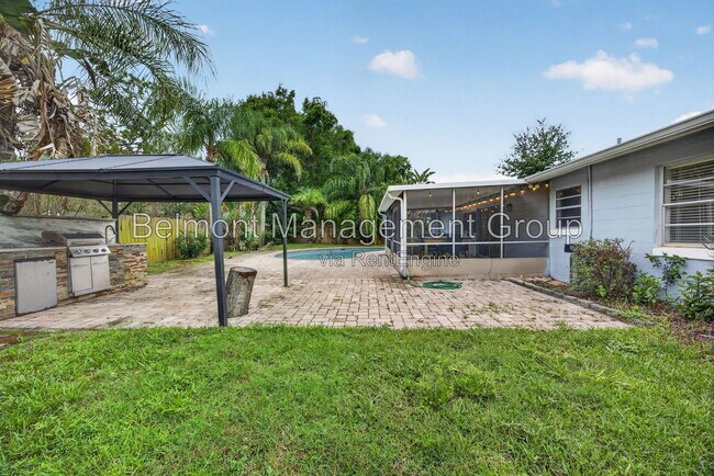 Building Photo - 7606 Waunatta Ct