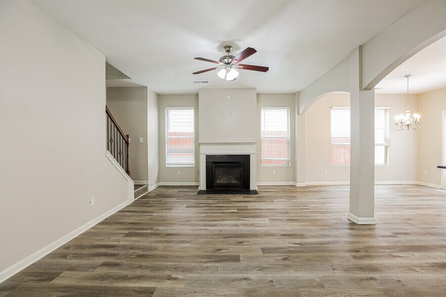 Building Photo - 5163 Rapahoe Trail