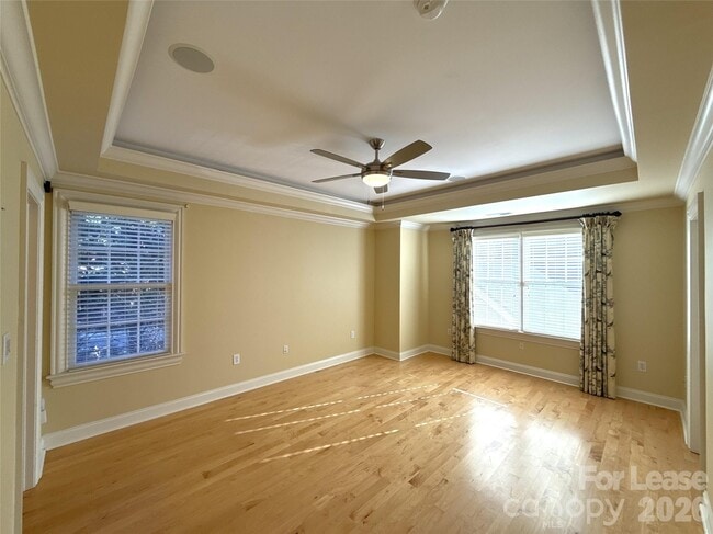 Building Photo - 1109 S Kings Dr