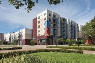 Building Photo - Trio at Encore