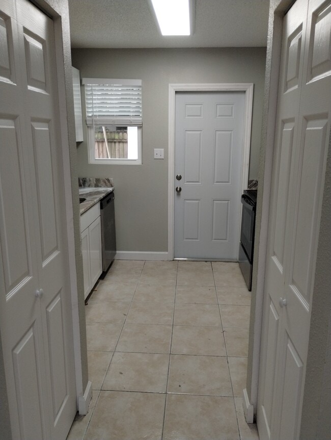 Laundry Hookup - 15570 58th St N