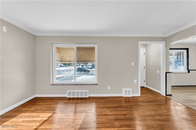 Building Photo - 27681 Lakeshore Blvd