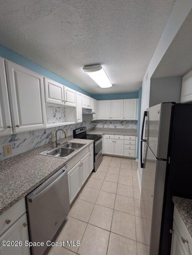 Building Photo - 3550 Sable Palm Ln