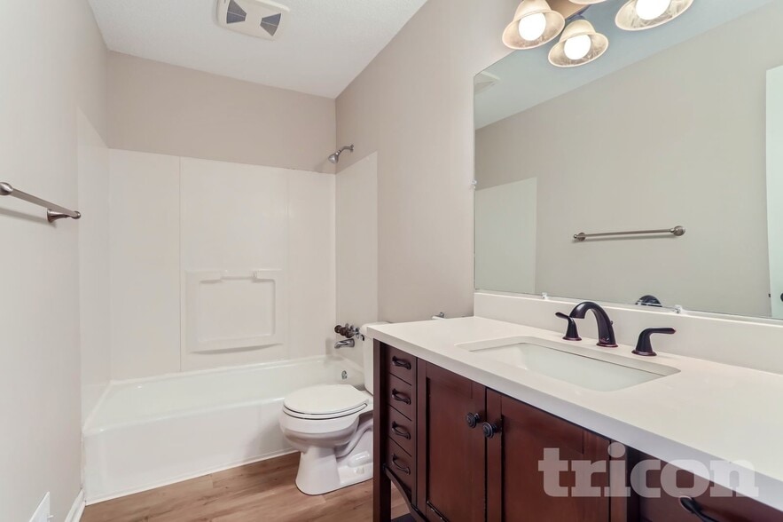 Building Photo - 16417 Gladiola Ave