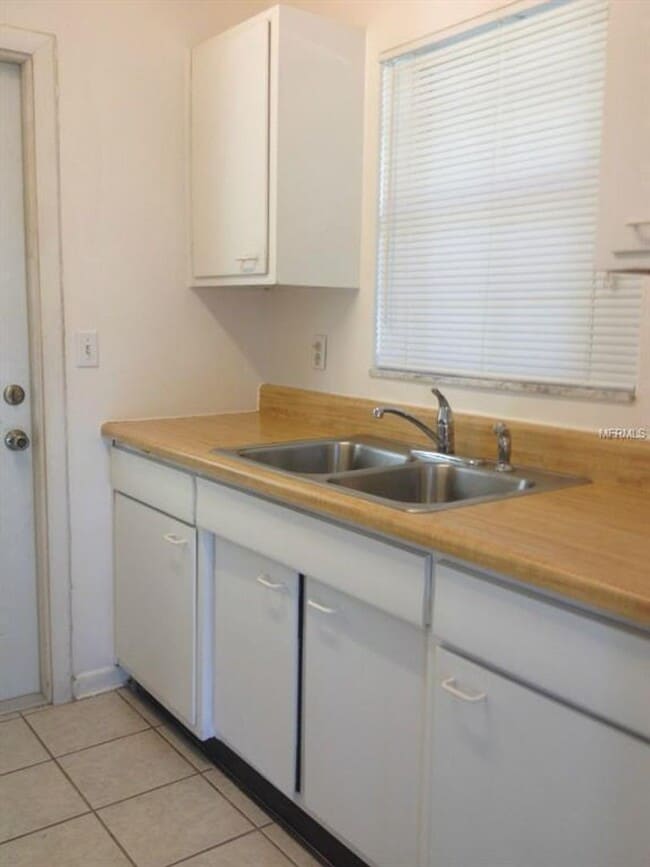 Building Photo - 2 Bed 1 Bath Home | Pet Friendly | Washer ...