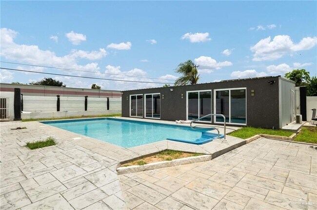 Building Photo - 11 W Business Hwy 83