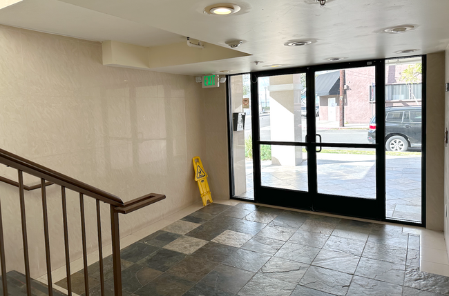 Front Entrance - 5330 Satsuma Ave