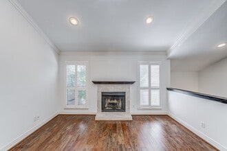 Building Photo - 708 Fowler St