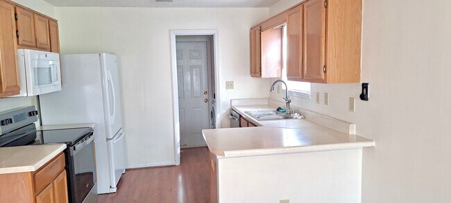 Building Photo - Room in Single Family Home on Caloosa Cove SW