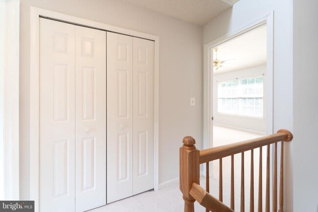 Building Photo - 413 Lakeview Ct