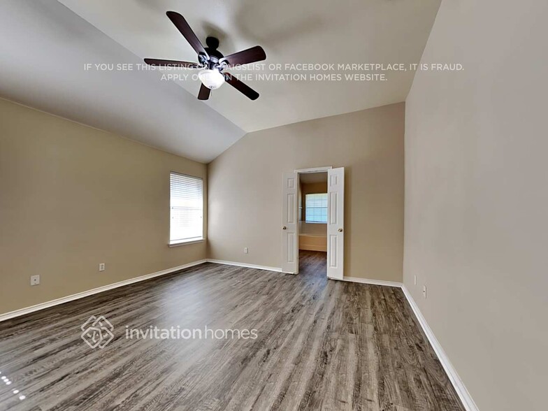 Building Photo - 4836 Stetson Dr S