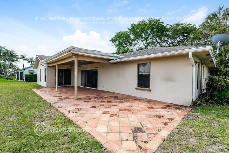 Building Photo - 4689 Palo Verde Dr