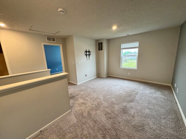 Building Photo - Dream House!! 4 Bedroom 3 Bath House in Davenport is a MUST SEE!!