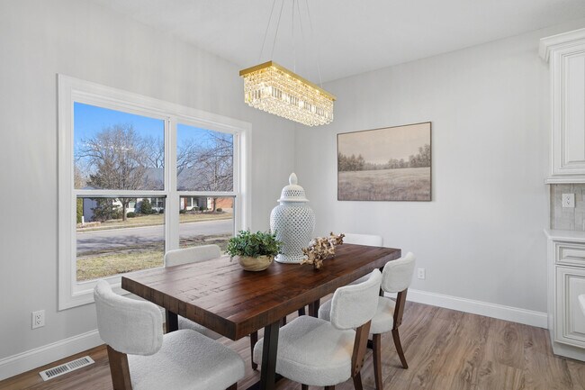 Building Photo - 4403 Glen Eagle Dr