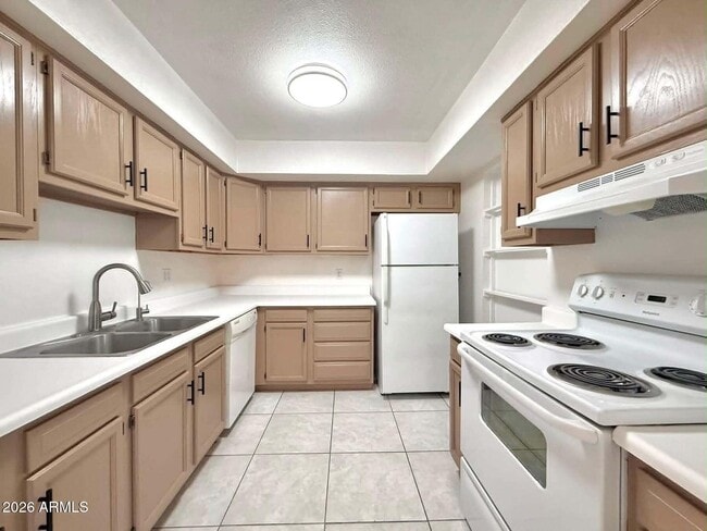 Building Photo - 1500 W Rio Salado Pkwy