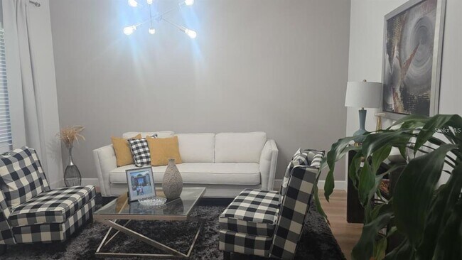 Building Photo - 2155 Brillante Dr