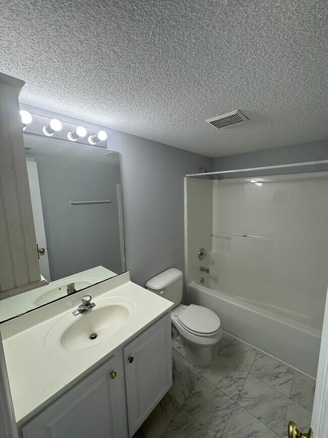 Building Photo - McClelland Drive Unit 102