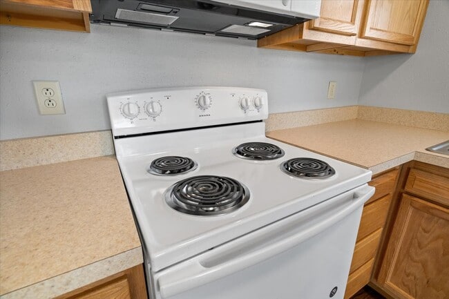 Building Photo - Seelyville Terrace