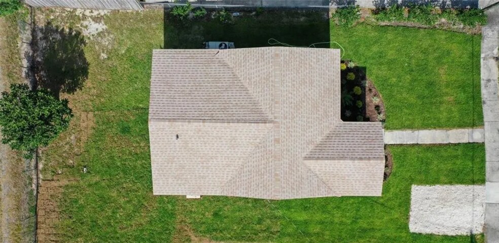 Building Photo - 115 W Redding St