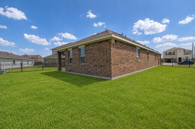Building Photo - 101 Eliana Shores Dr