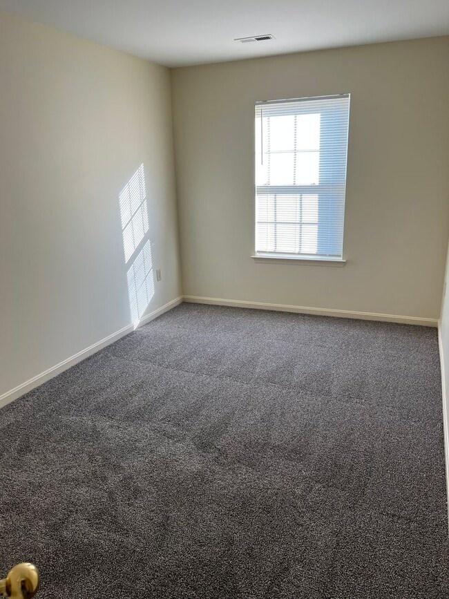 Building Photo - 2012 Bell Point Ct