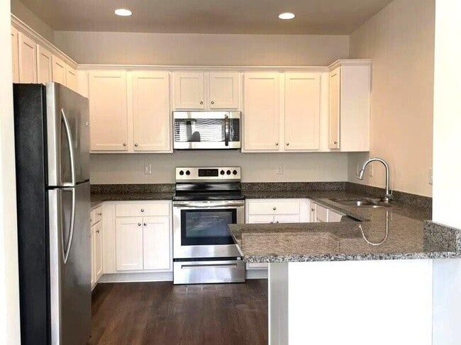 Building Photo - 107 Shull St