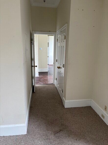 Hall - 10 N Main St