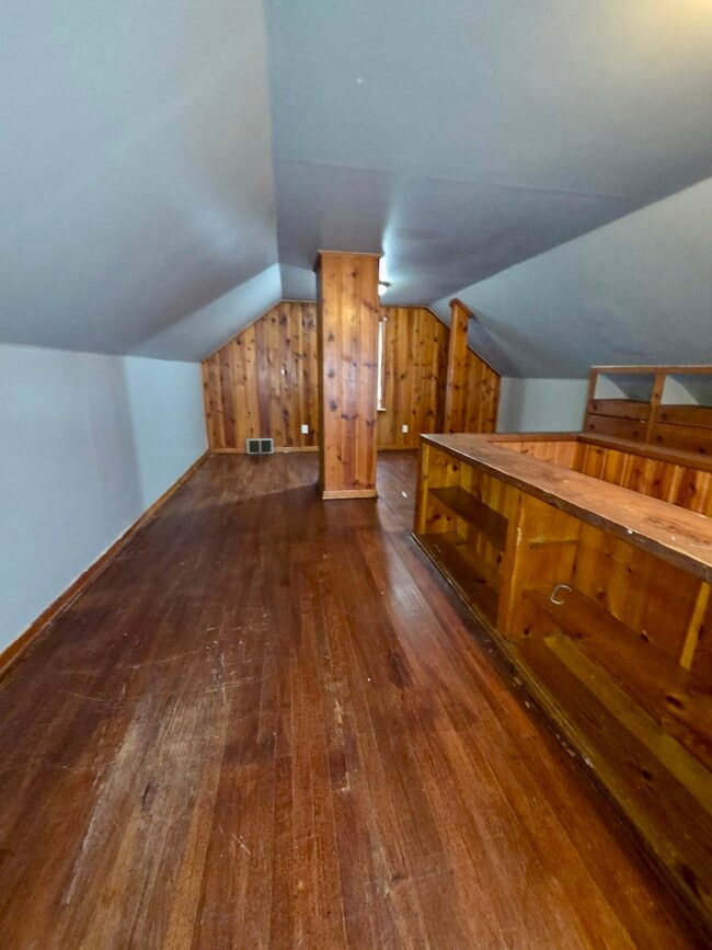 Building Photo - 20282 Westphalia St