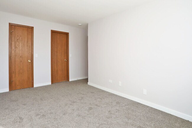 Building Photo - 675 Greenfield Ct