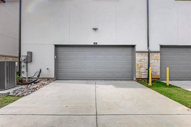 Building Photo - 389 Mule Deer Mews