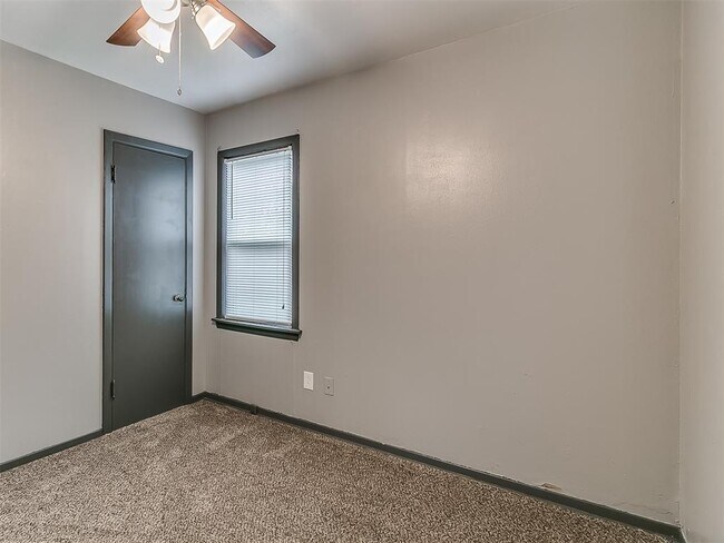 Building Photo - 4209 NE 19th St