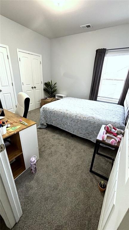 Building Photo - 39 Crescent Chase