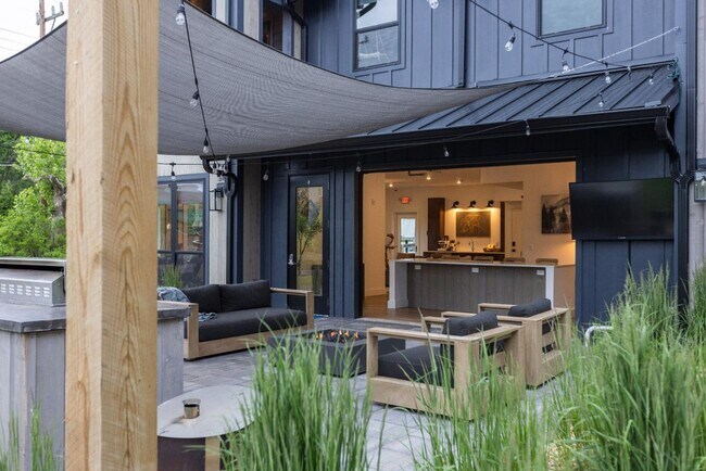 Building Photo - Tributary 50 Unit 209