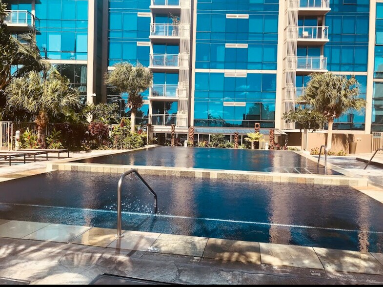 Beautiful pool and jacuzzi! - 1200 Queen Emma St