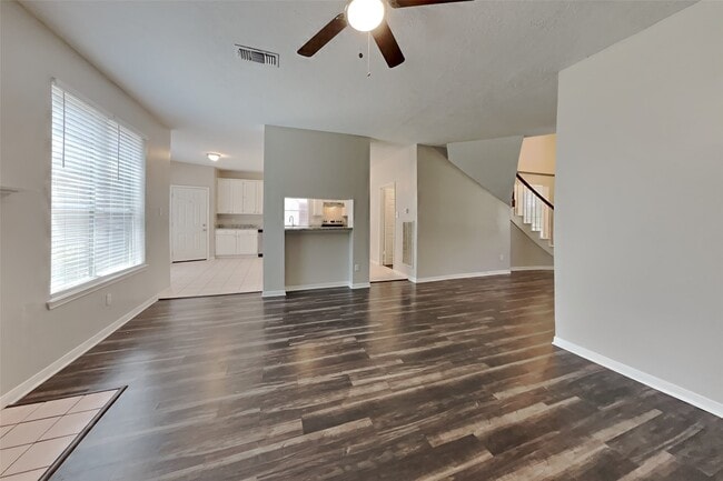 Building Photo - 15907 Lausanne Dr