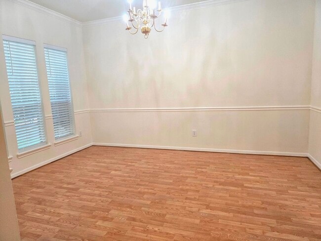 Building Photo - 1611 Monvale Ln