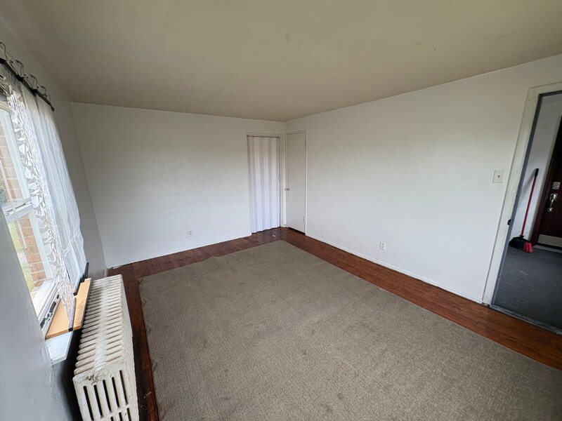 Building Photo - 14 W Victory Dr