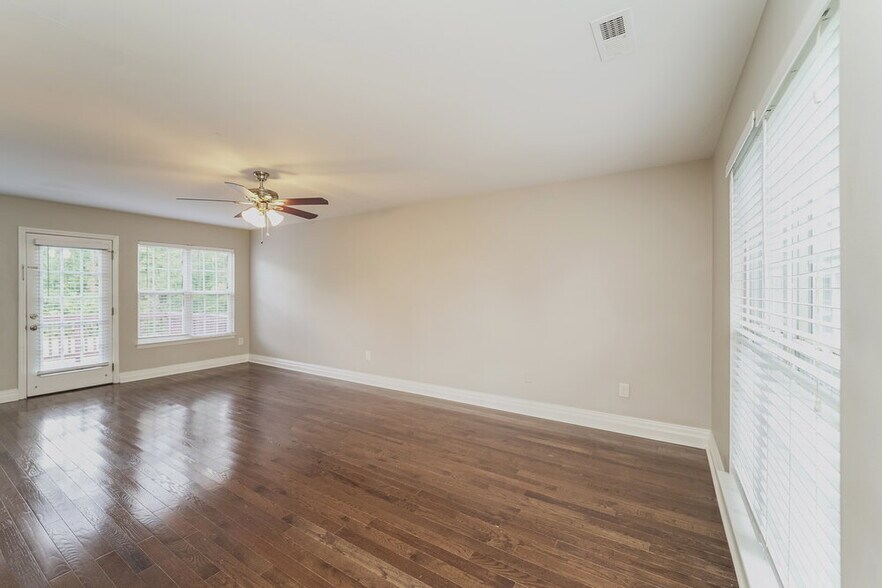 Building Photo - 14313 Blue Grass Dr