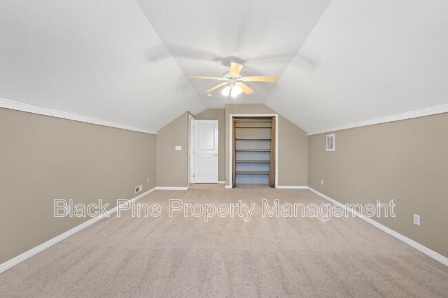 Building Photo - 4017 E Winterberry Dr