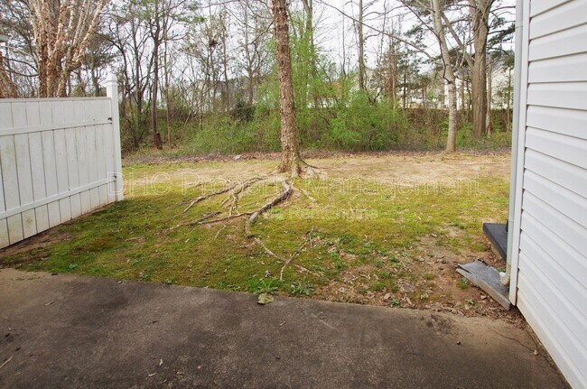Building Photo - 5625 Strathmoor Manor Cir