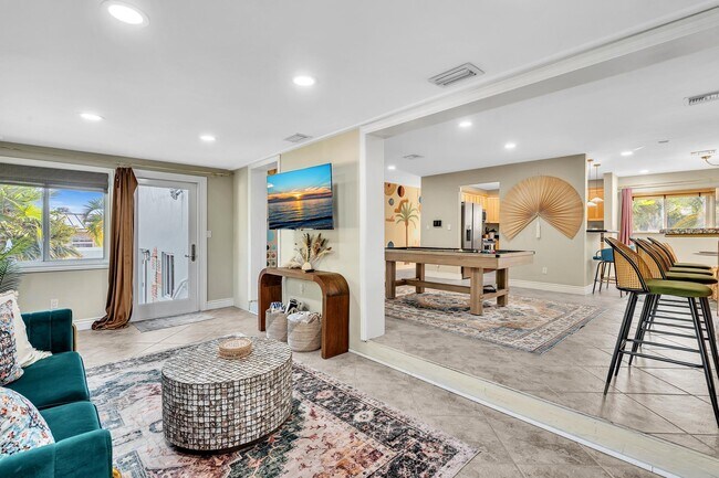 Building Photo - 3450 NE 19th Ave