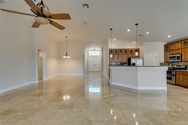 Building Photo - 2180 Dogwood Ranch Ave