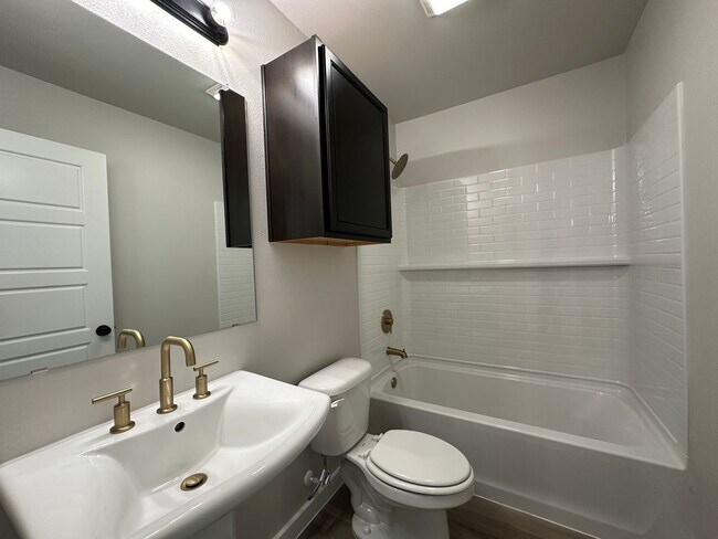 Building Photo - Charming Home in North Lubbock!