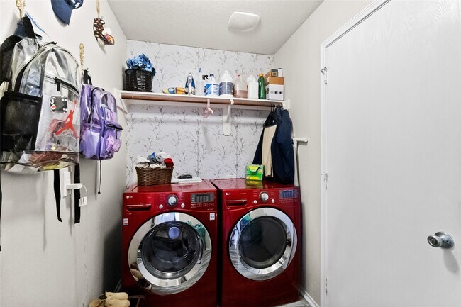 Building Photo - 615 Ashlen Dr