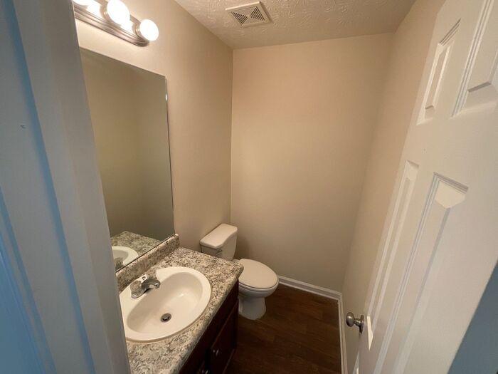 Building Photo - 2655 Parkside Way SW