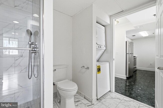 Building Photo - 1276 N Wayne St