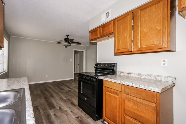Building Photo - 5120 Breckenwood Dr